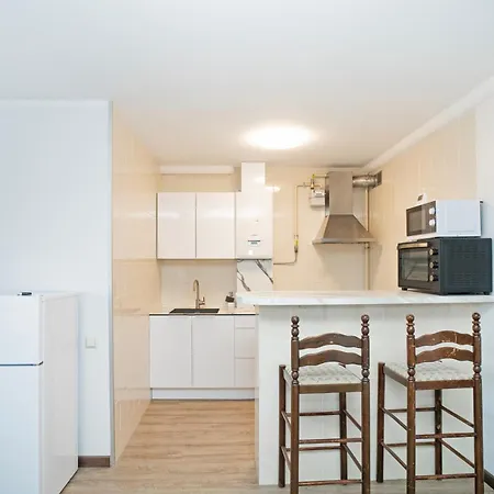 Castle - 2 Bedroom Flat *