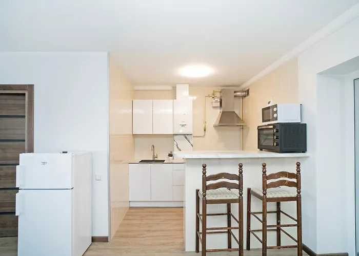 Castle - 2 Bedroom Flat *